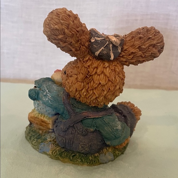 Adorable playful Bunny Figurines - Picture 2 of 4